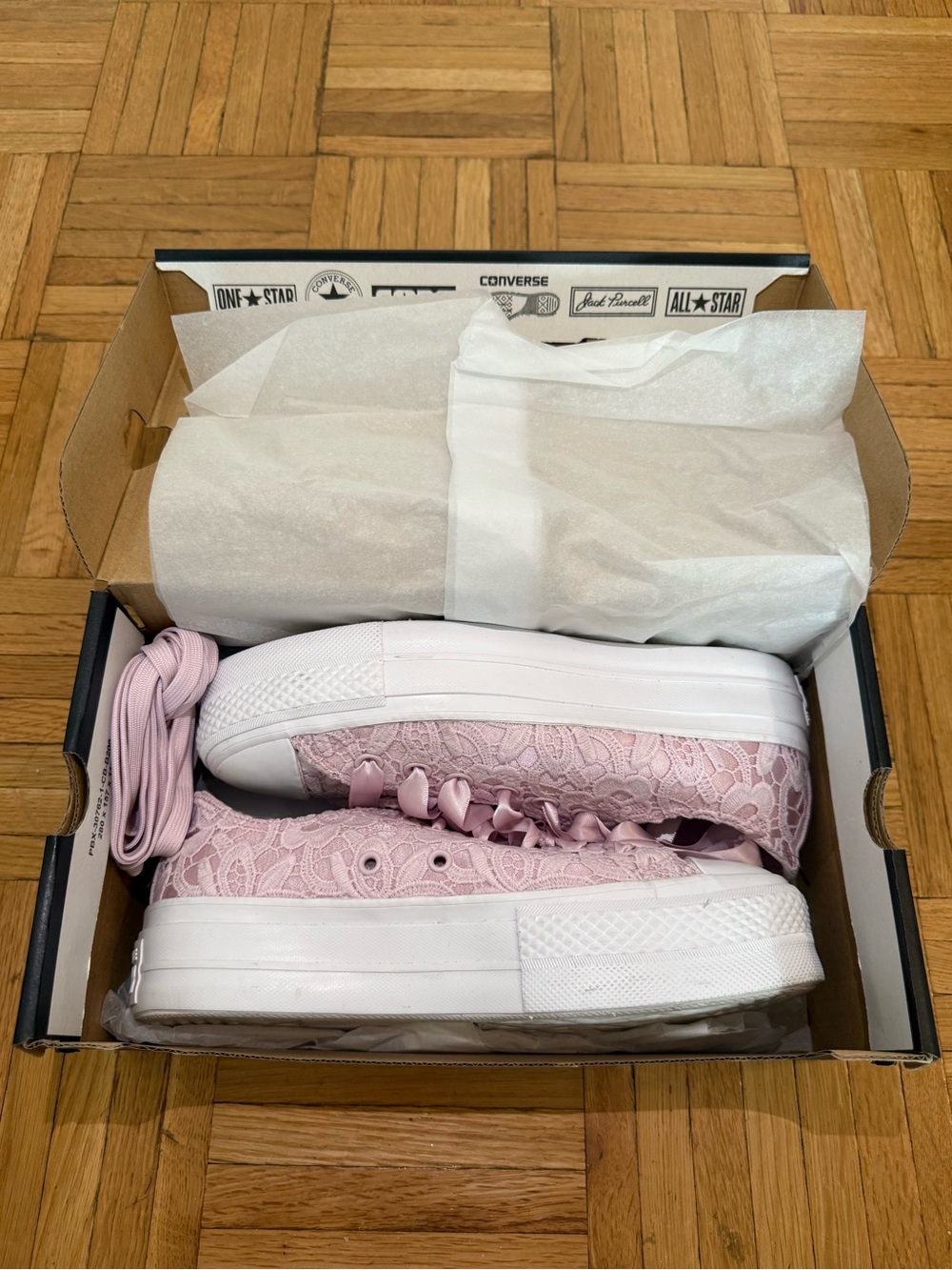 Converse Chuck Taylor All Star Women Size 6 Pink/White Lace Low Top Sneakers - Picture 2 of 7